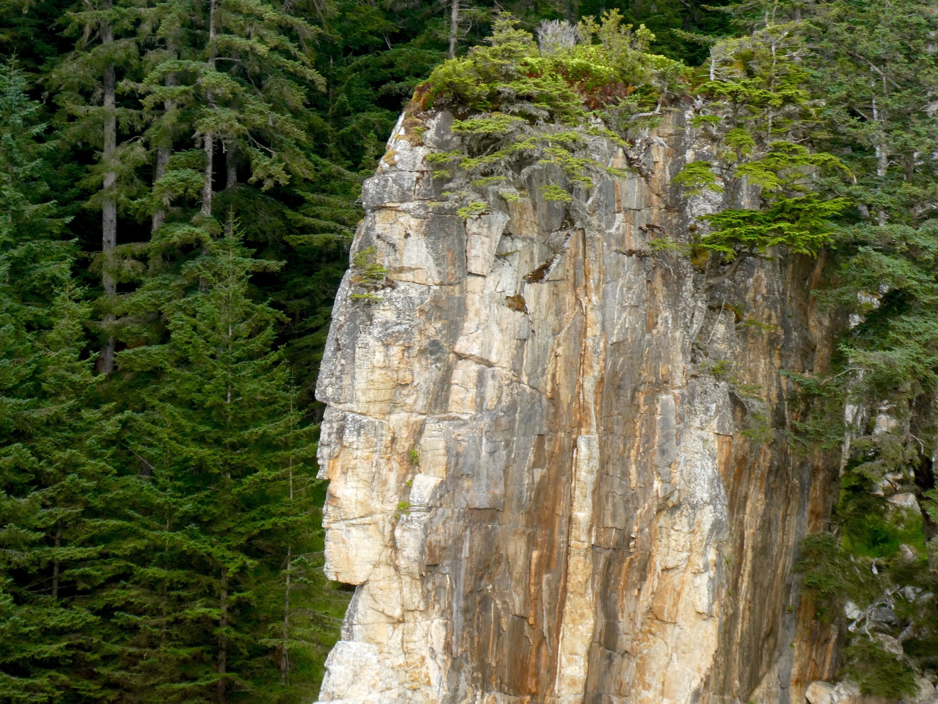 We sailed past this beautiful rock structure that was appropriately named Indian Rock. 