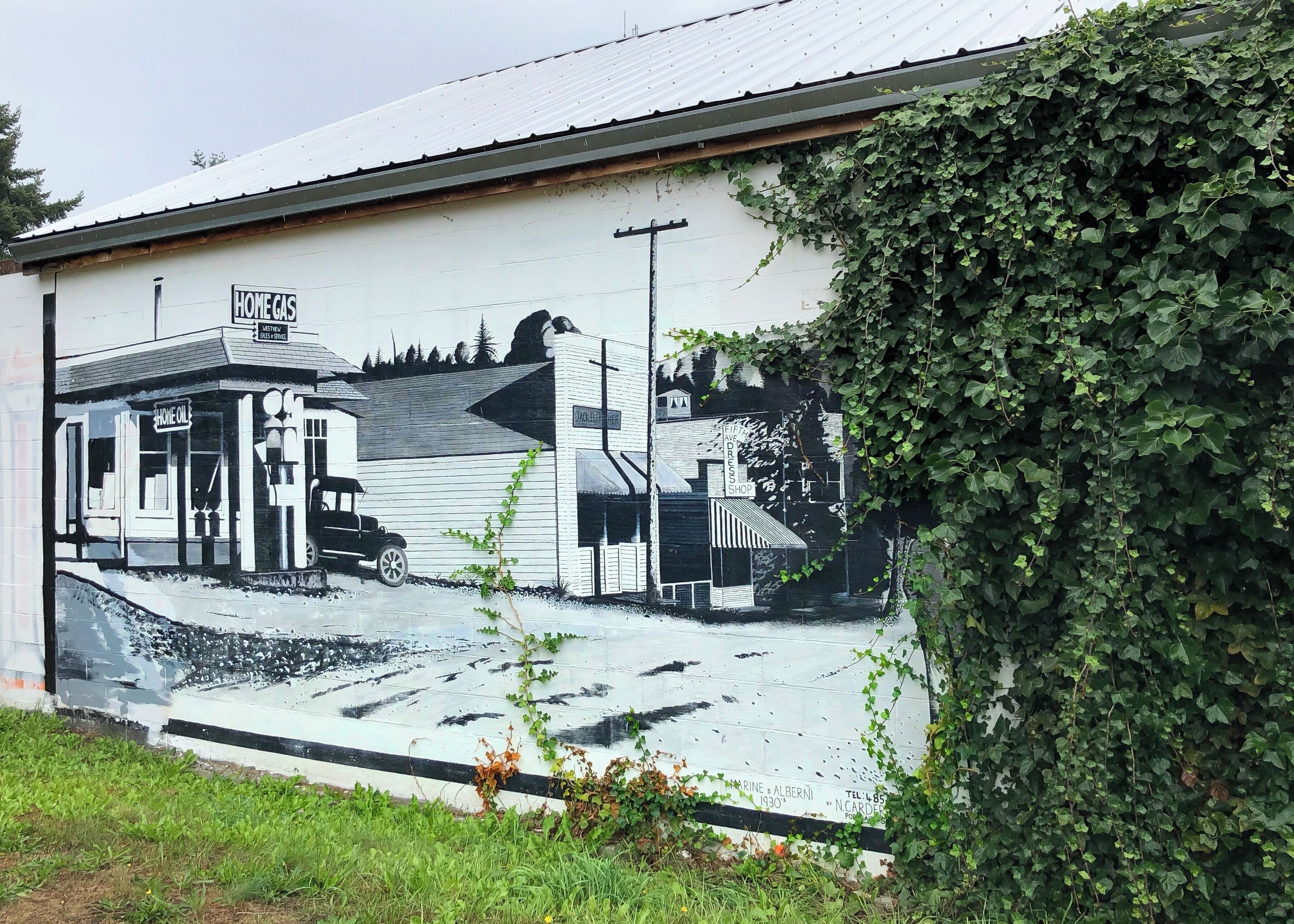 Mural of gas station (September 2019).

#LocalSecrets