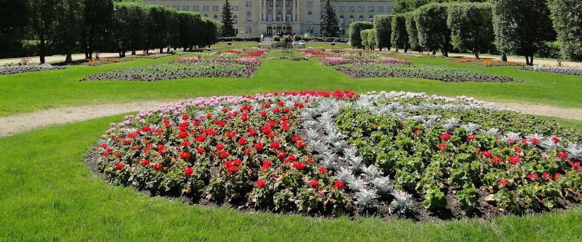 Cross country trip across Canada from Edmonton to Winnipeg managed to stop by Regina for a quick photo opportunity of the Legislative building.