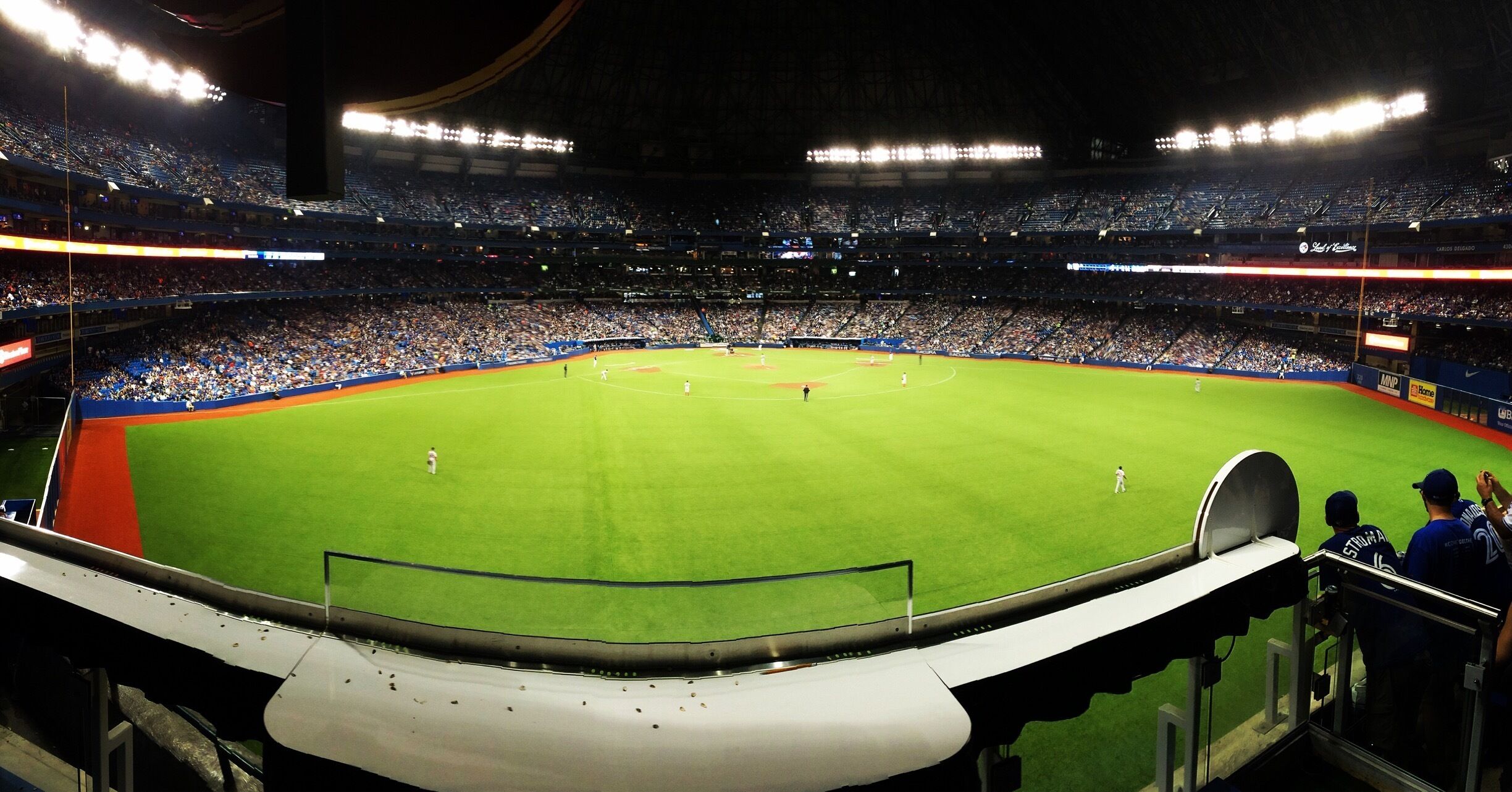 Play ball: Rogers Centre abuzz with Jays fans as they take to the field. #green