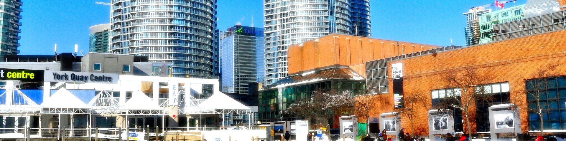 Enjoy Winter in Toronto, Canada, ice skating is the most popular winter activity for the locals from December to March, there are many ice skate rinks like The Natrel Rink are free for the public and a nice place to hand out or watch people skate.
#Toronto #Ontario #Canada #IceSkating #rink #winter #Harbourfront