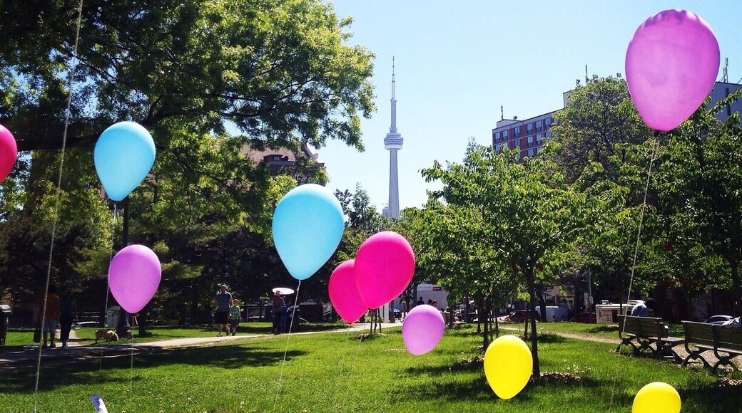balloons as a "Toronto diversity sign" in the Trinity Bellwoods Park
