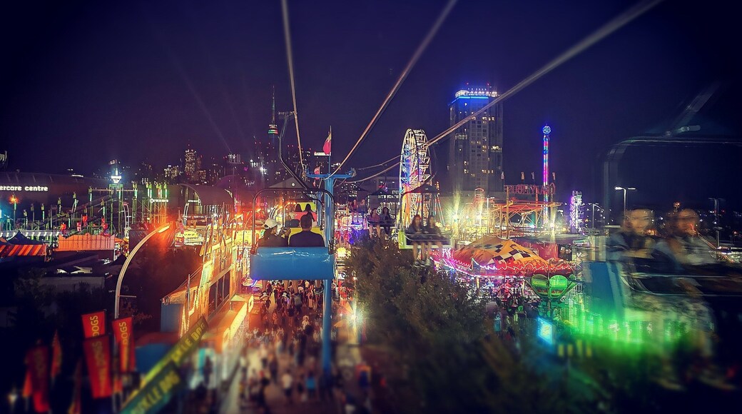 Check out the Canadian National exhibition! Beautiful moment garenteed! #toronto #torontolife #canada #nightphotography #discovertoronto #AboveItAll