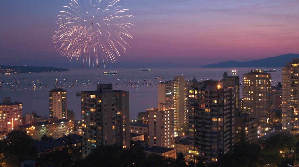 The international fireworks competition at English Bay in Vancouver is always an amazing show and a great excuse to hang out with friends on the beach. #roadtrip