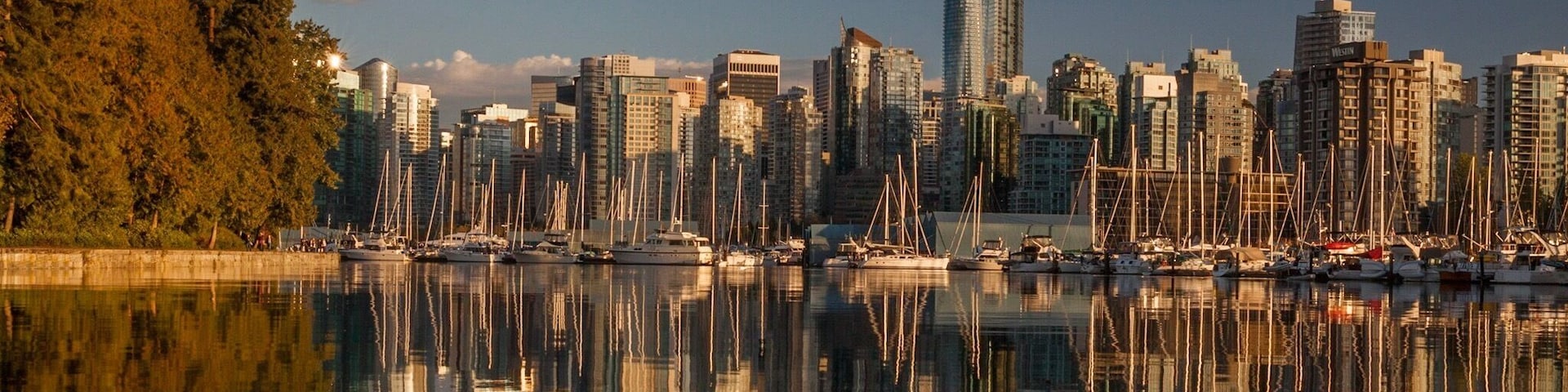 Take the sea wall around to Coal Harbour for some terrific Vancouver skyline views