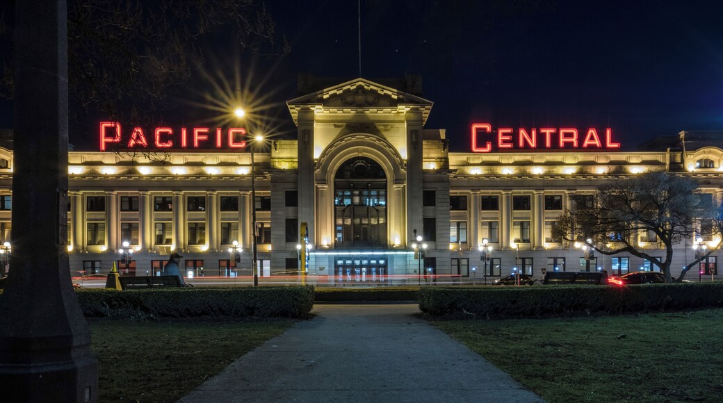 The Neoclassical Revival Pacific Central Station was completed in 1919 for the Canadian Northern Railway. It serves as the terminus for both the Amtrak Cascades and VIA Rail’s The Canadian.
In 1993, the station was converted to a multi-modal transportation facility that includes intercity buses; it stands across Thornton Park from the Skytrain monorail stations.