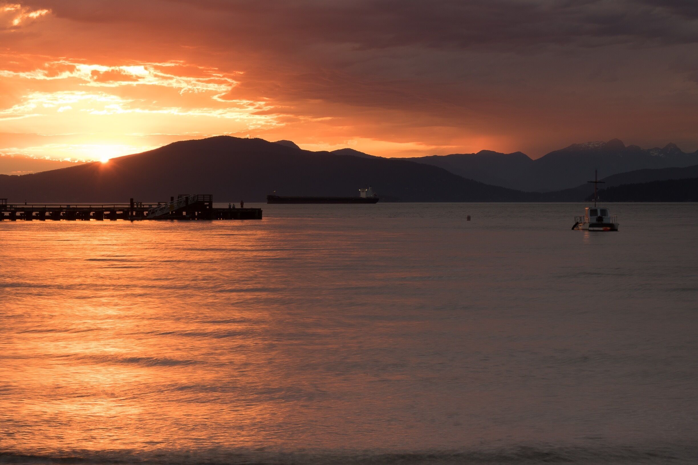 Sunset along the coast. Just as the last ray of light headed behind the mountain.
#Golden