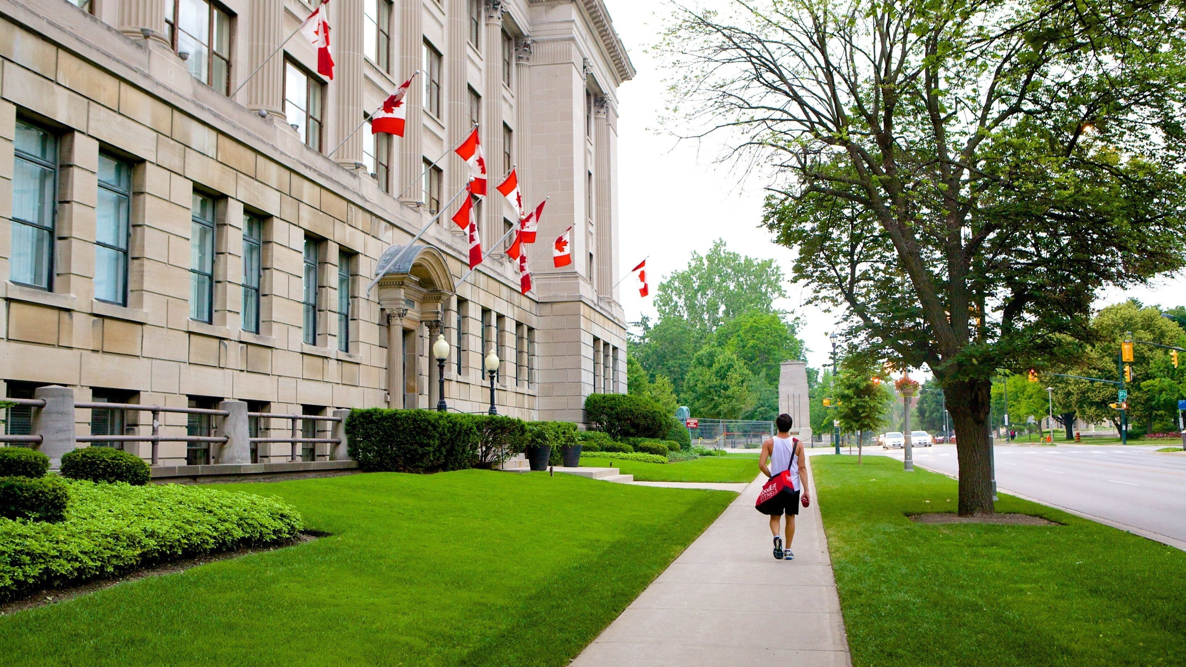 London featuring an administrative building