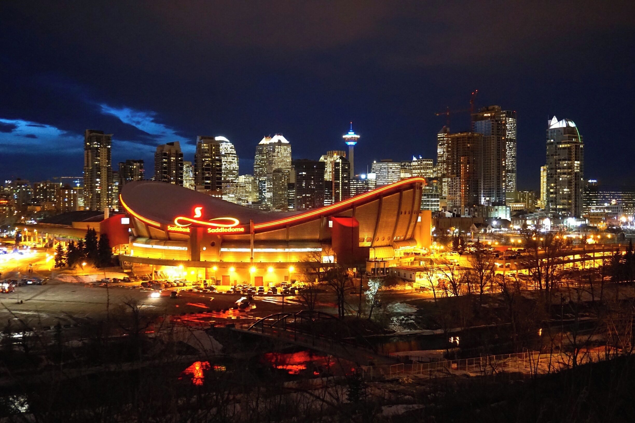 After exploring Calgary during the day i decided to get a nice city scape shot on the hill 
