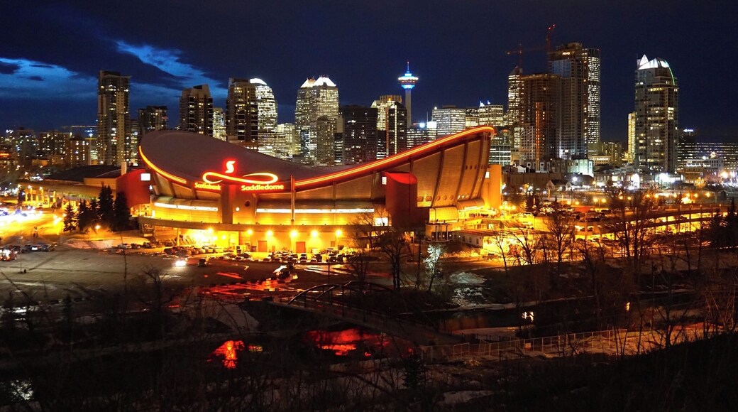 After exploring Calgary during the day i decided to get a nice city scape shot on the hill