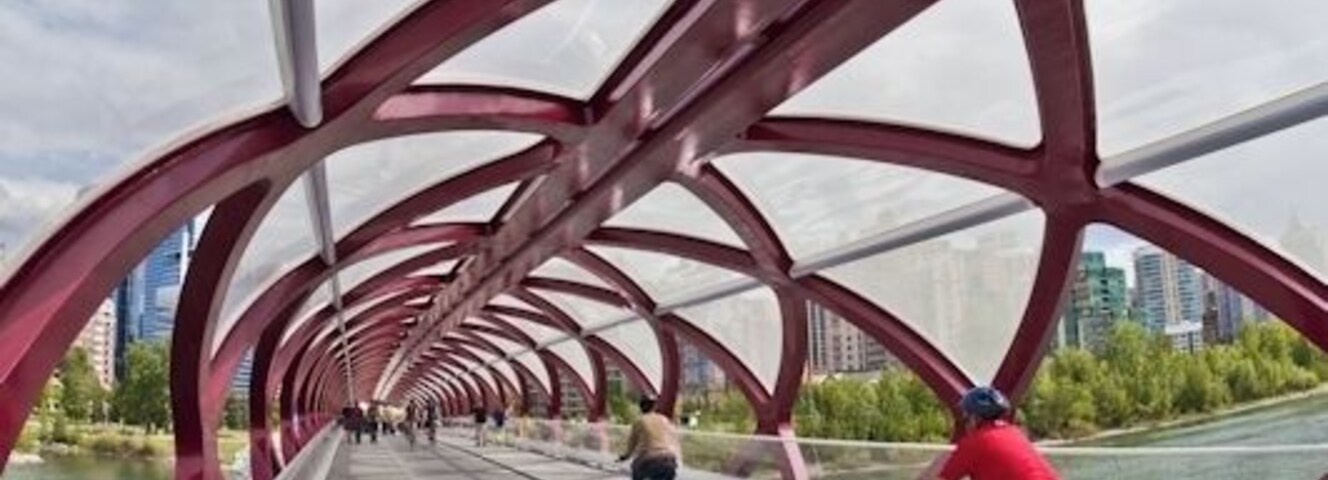 This bridge was an interesting addition to Calgary's landscape.
It's nice to bicycle across.