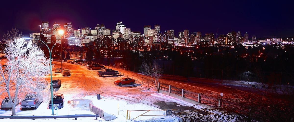 “Cowtown” The city of Calgary in the winter of the mystic #red colour.
#Canada #Alberta #Calgary #winter #snow #NorthAmerica #cityscape #nightscape #AboveItAll #OnTheRoad
