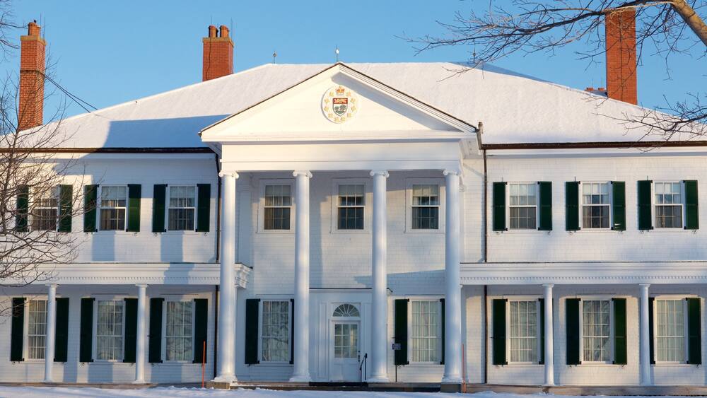 Charlottetown showing heritage architecture and a house