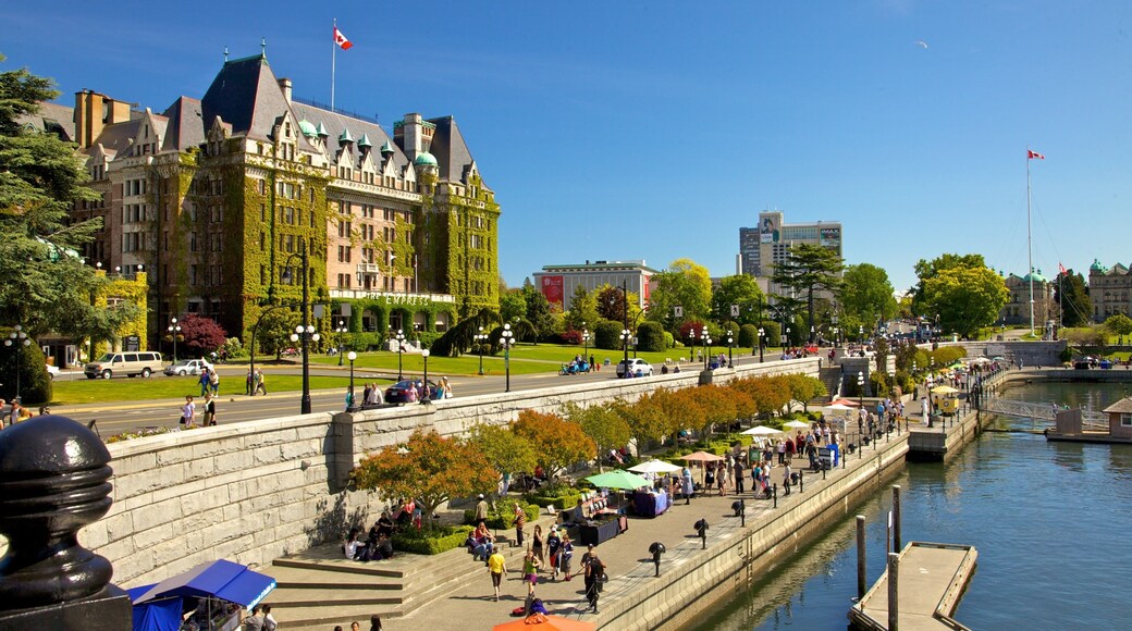 Inner Harbour showing heritage architecture and a bay or harbor