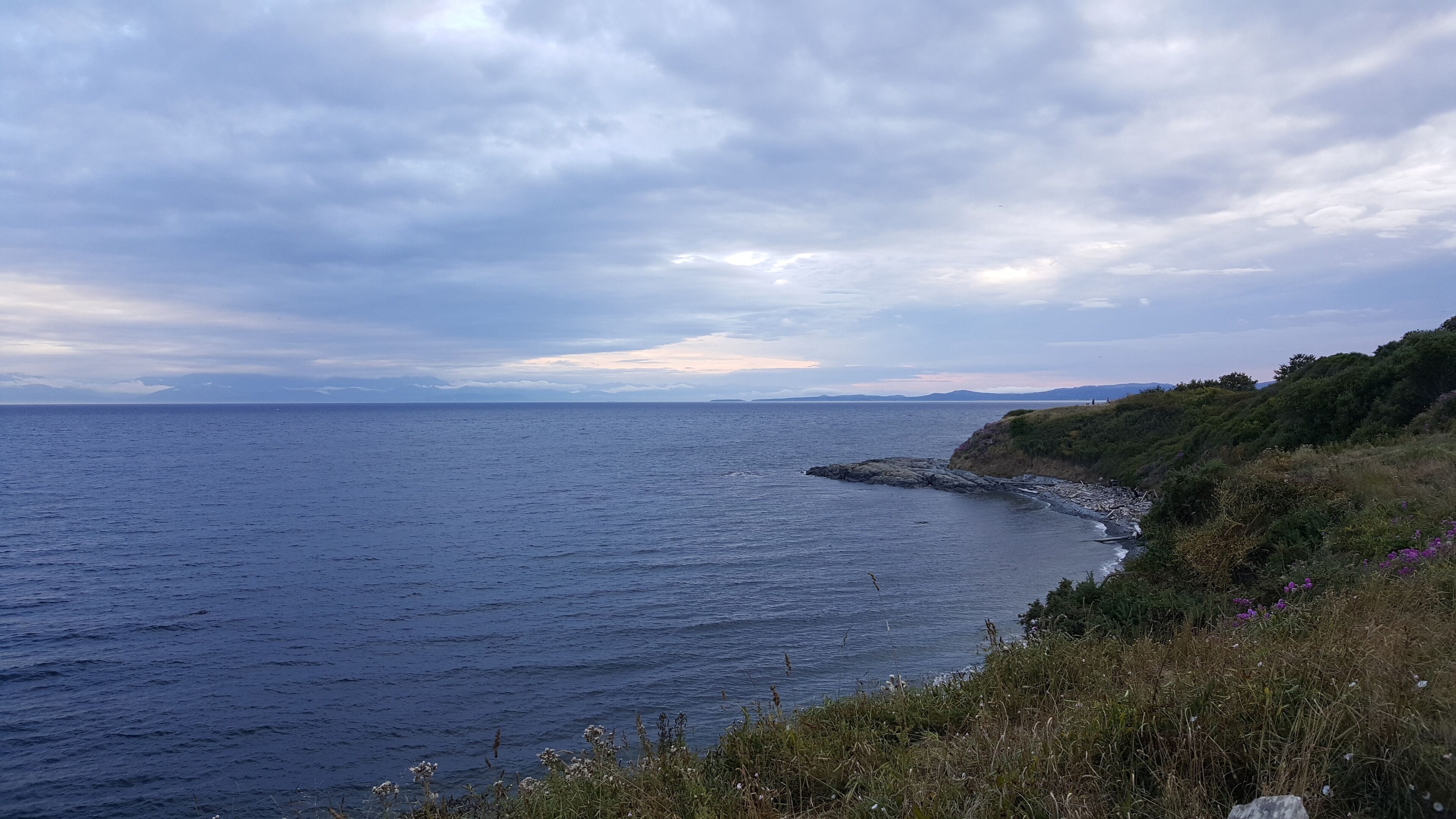 Short walk off the main road/path is Finlayson lookout point.

-2019