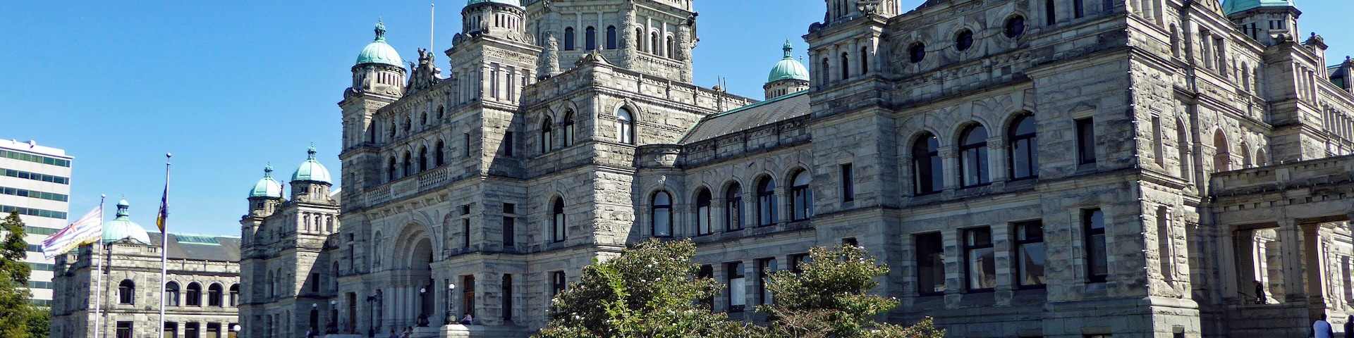 The impressive Parliament building in Victoria dating from 1898. Situated facing the inner harbour and diagonally opposite the almost equally impressive and iconic Fairmont Empress Hotel.