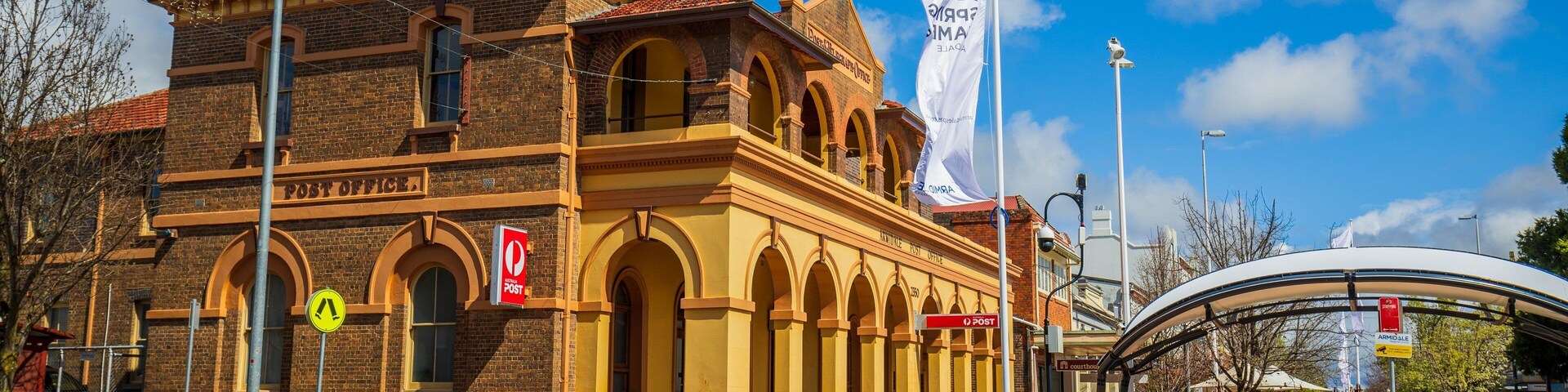 Armidale featuring heritage elements, a small town or village and street scenes