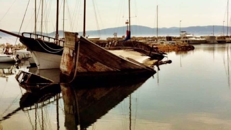 Reflaction of the two ship