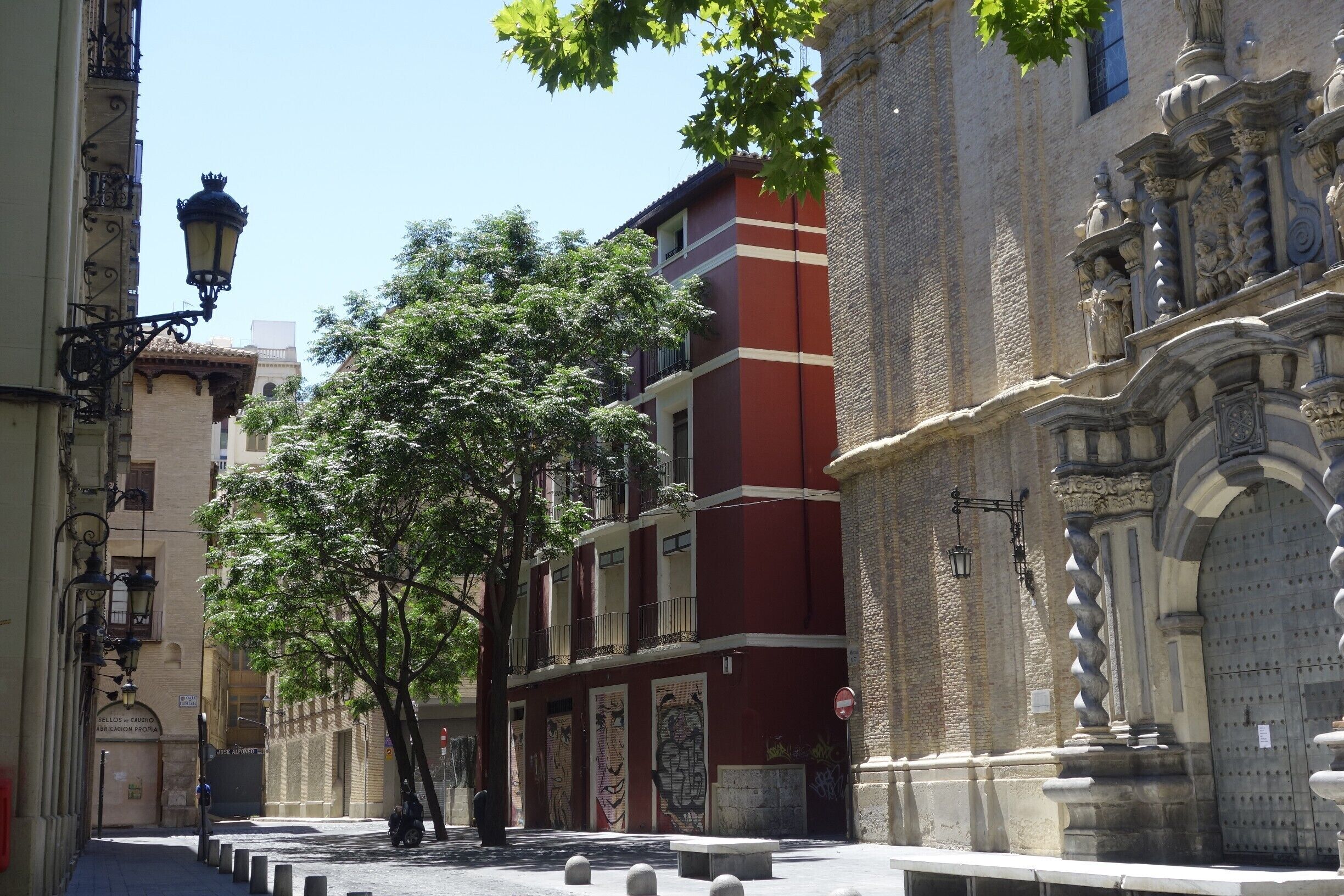 Very friendly city in central Spain in which you can really experience its history, mainly in the sense of architecture, with its Muslim past, the Aragonese era and even touches of the Roman times.