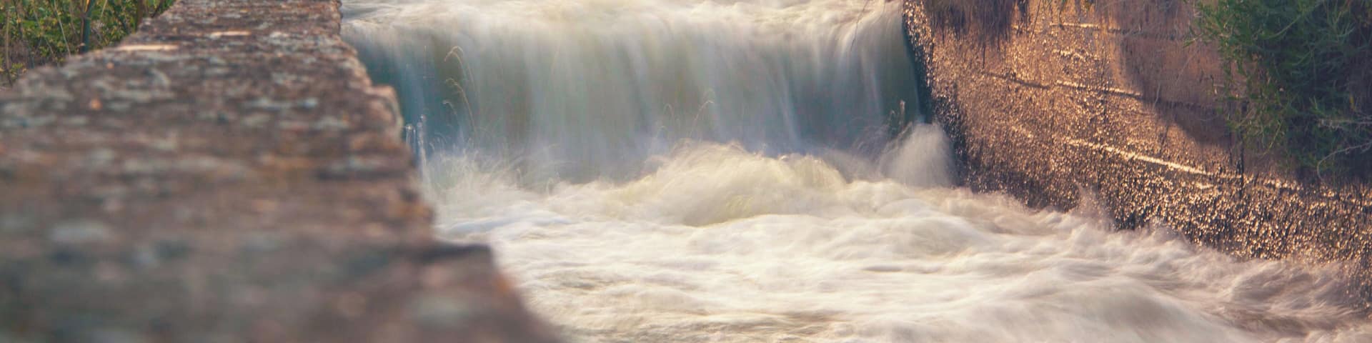 Canal Imperial de Aragón Zaragoza, España