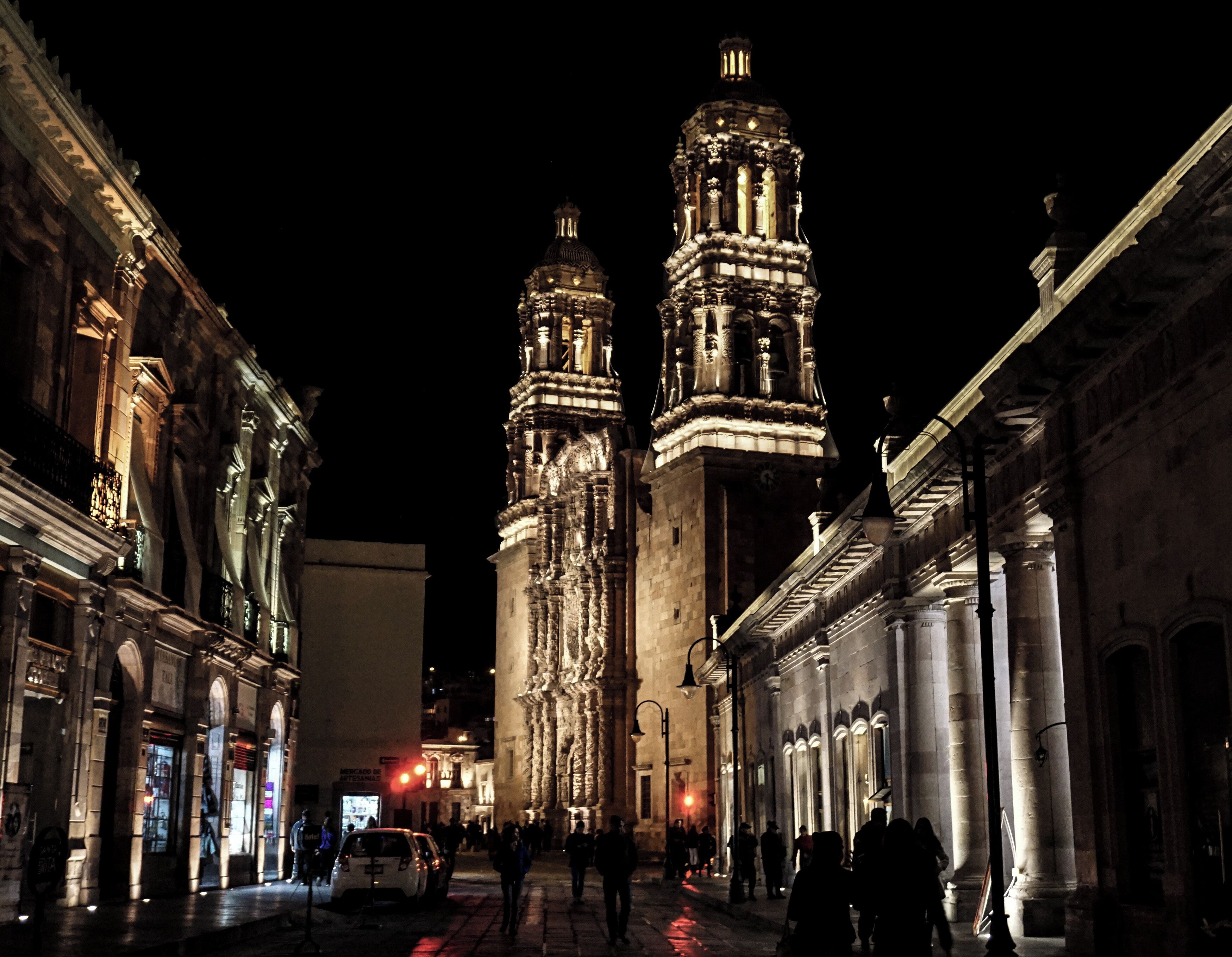 Deep inside Mexico's center, there's a little city called Zacatecas, which is part of the many cities of the country that are considered UNESCO heritage. Its downtown night lights truly make it a beautiful colonial city #ontheroad.
