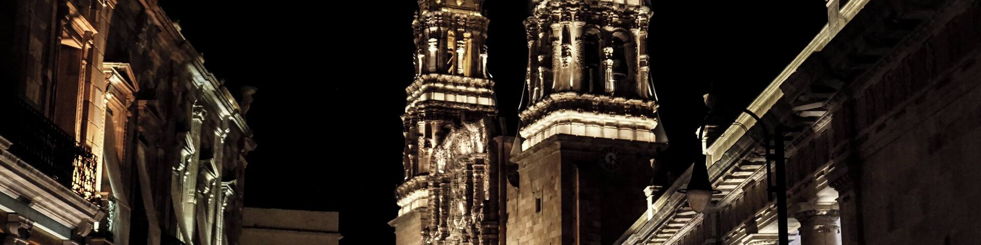 Deep inside Mexico's center, there's a little city called Zacatecas, which is part of the many cities of the country that are considered UNESCO heritage. Its downtown night lights truly make it a beautiful colonial city #ontheroad.
