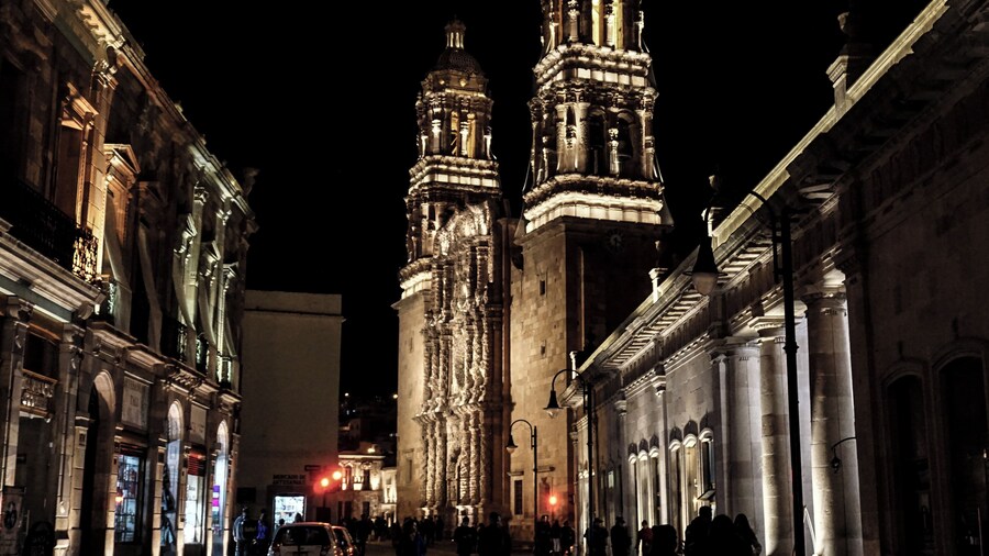 Deep inside Mexico's center, there's a little city called Zacatecas, which is part of the many cities of the country that are considered UNESCO heritage. Its downtown night lights truly make it a beautiful colonial city #ontheroad.