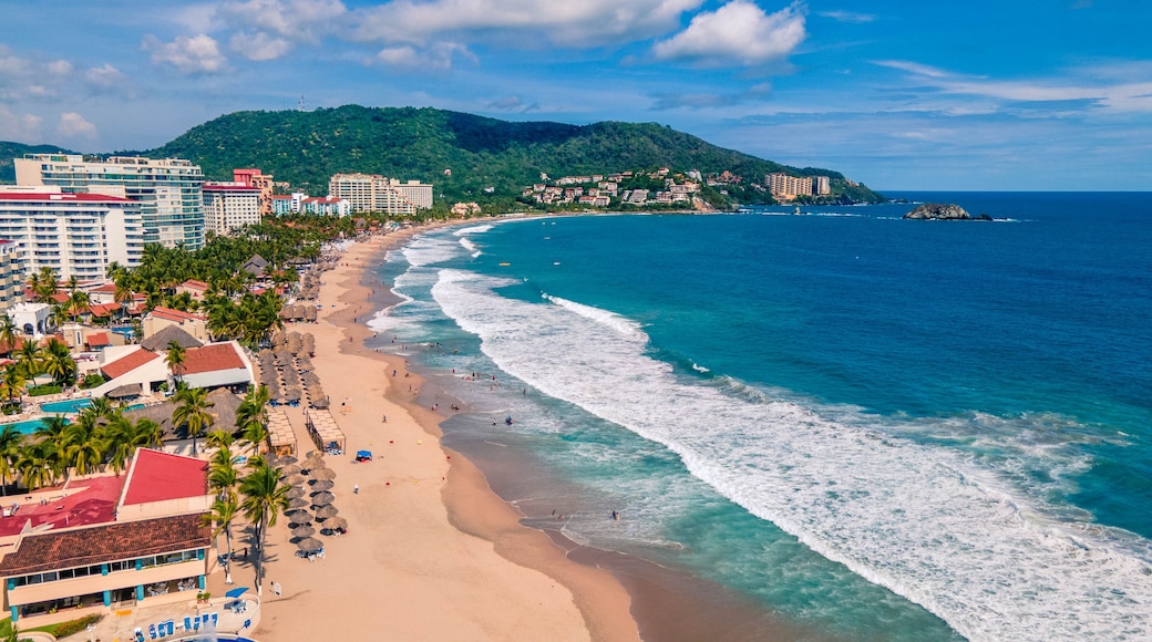 Long sea in Ixtapa beach