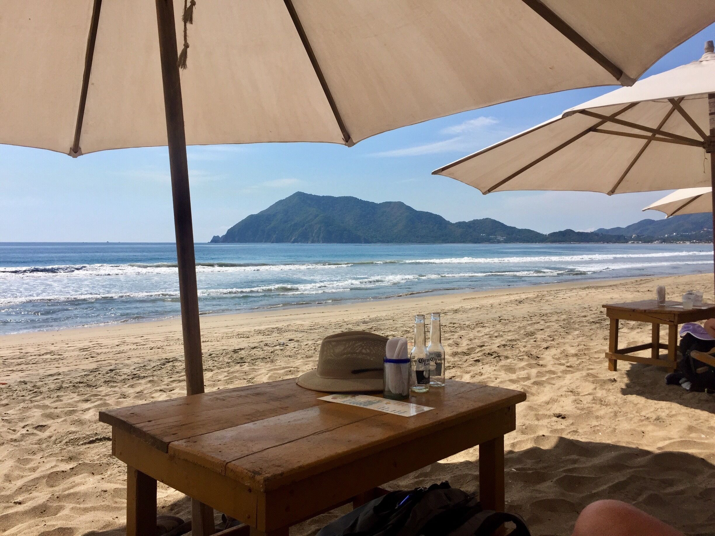 Sunshine, beach and lunch!