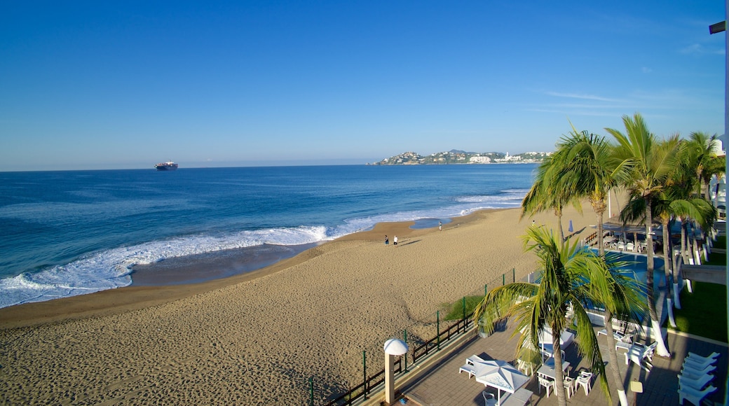 Manzanillo showing a luxury hotel or resort, tropical scenes and a beach
