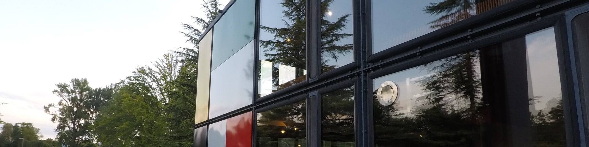 This is a must visit for anyone who enjoys architecture and design. The experience is amazing, you can interact with the designs and expositions. #red