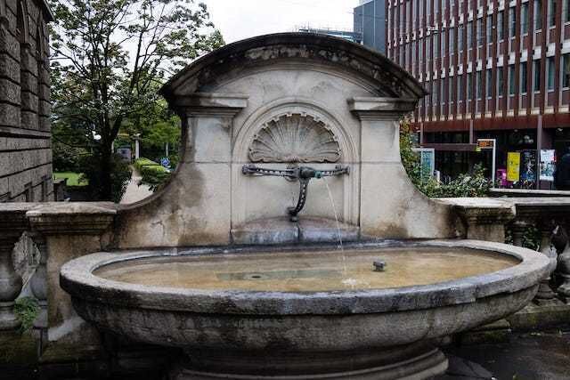 オーバーシュトラース