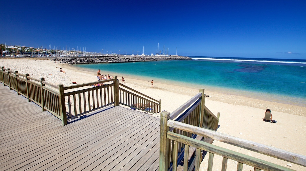 Saint-Pierre which includes a beach