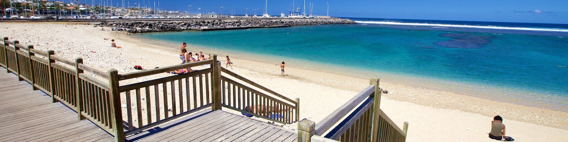Saint-Pierre which includes a beach