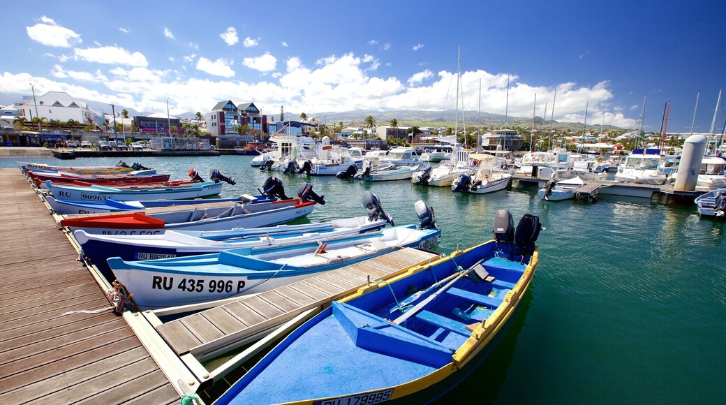 Saint-Pierre featuring a marina