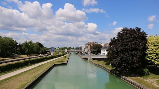 Canal de l'Aisne à la Marne in Reims in spring. France, Grand Est, Marne