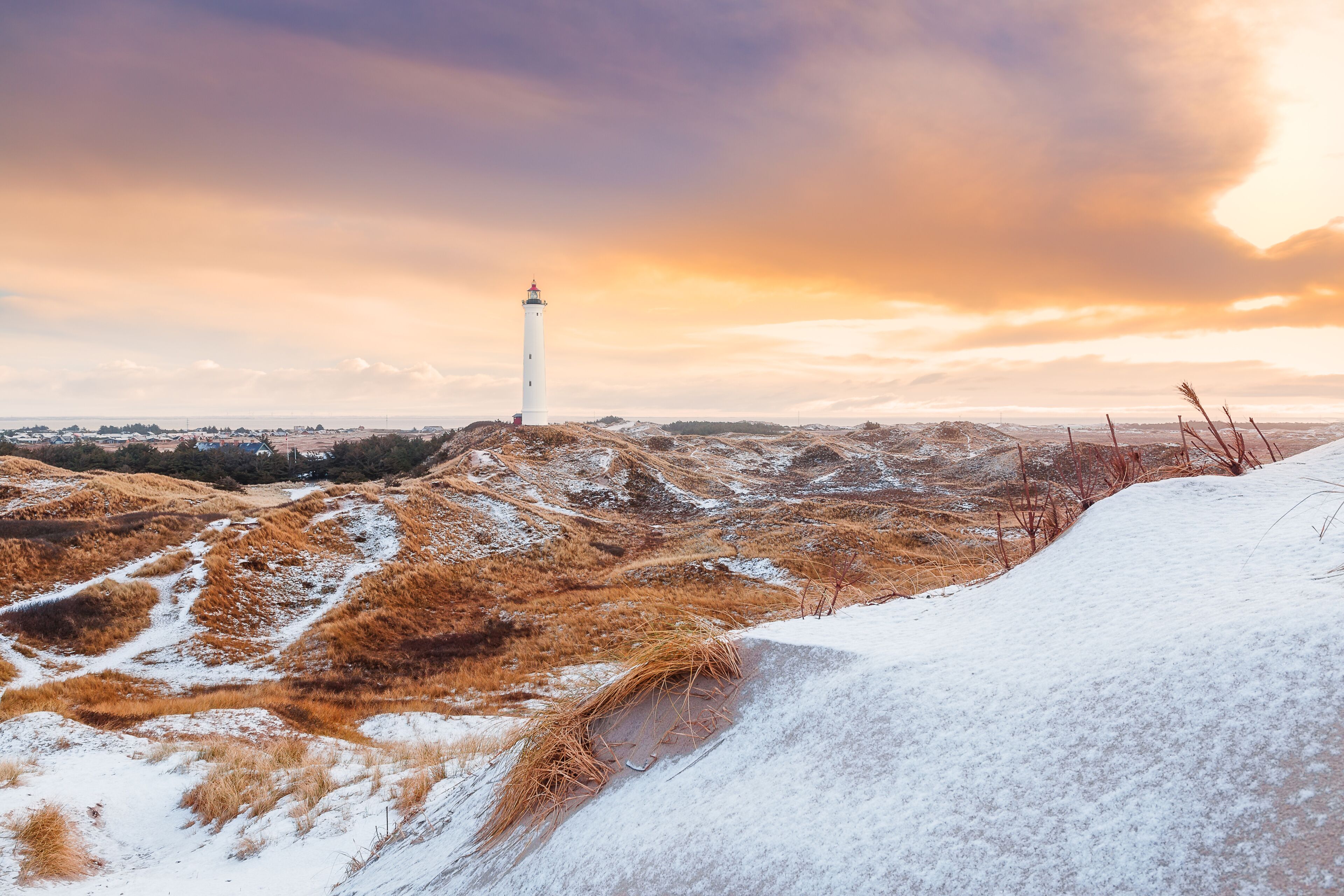 Sunrise on a winter morning at Lyngvig Fyr