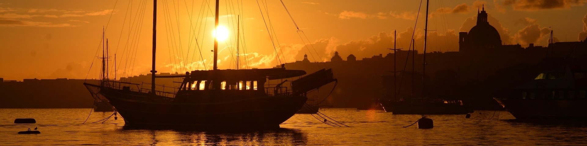 MALTA
“#goldenhour” “#waterlust”
Just at the right place at the right time ....the last day of Malta trip in January ... I woke up very early by force, because the bus to the airport .... Then this magical surprise at the bus stop. Just turned around and ...wow! I was absolutely delighted .... and not prepared, because I did not expect that! I just started shooting ... This photos have something magical for me I really do not want to touch the pictures from the sunrise by any post edition ,because I really like them for what they are .... Pure, original .... magical ...