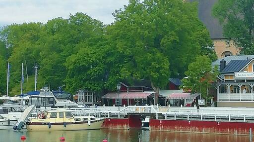 We visited in Naantali only because I love old houses and narrow alleys. Naantali old town is from late 17th- and 18th century.
View from marina towards Luostarikirkko (Abbey church).