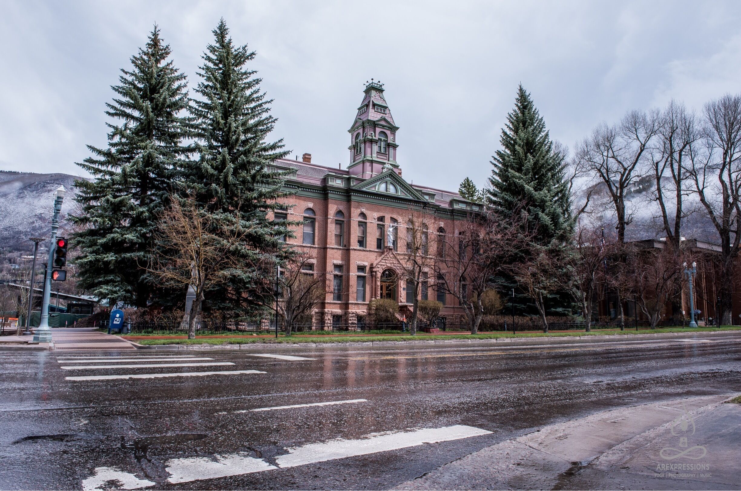 Photowalking the quaint and lovely town of Aspen, CO. 