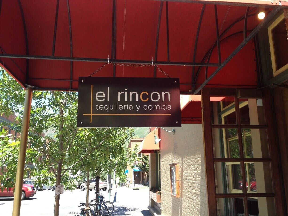 We had a great time here, watching the US/Belgium world cup match, with a great and very enthusiastic (college soccer player) owner, and crowd.  The food is tex/mex style, quite good and the portions are generous (love the Nachos).  It is also kid friendly, which we really liked.  It is also smack in the middle of tons of other restaurants, bars and shopping; kitty-corner from the Hotel Jerome.