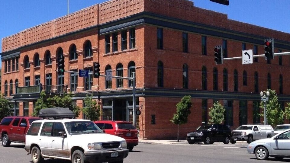 Love this little, boutique hotel in Aspen; very quaint, fancy and recently re-done/upgraded, and right in the heart of everything in town. There is a ton of history here, and the rooms/ common spaces are beautiful. Love the lobby bar, also.