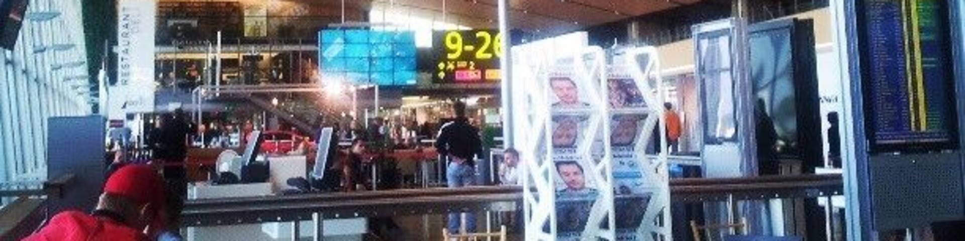 Plane in #Terminal 2 #Helsinki #Vaanta #Airport #Finalnd
www.wyldfamilytravel.com