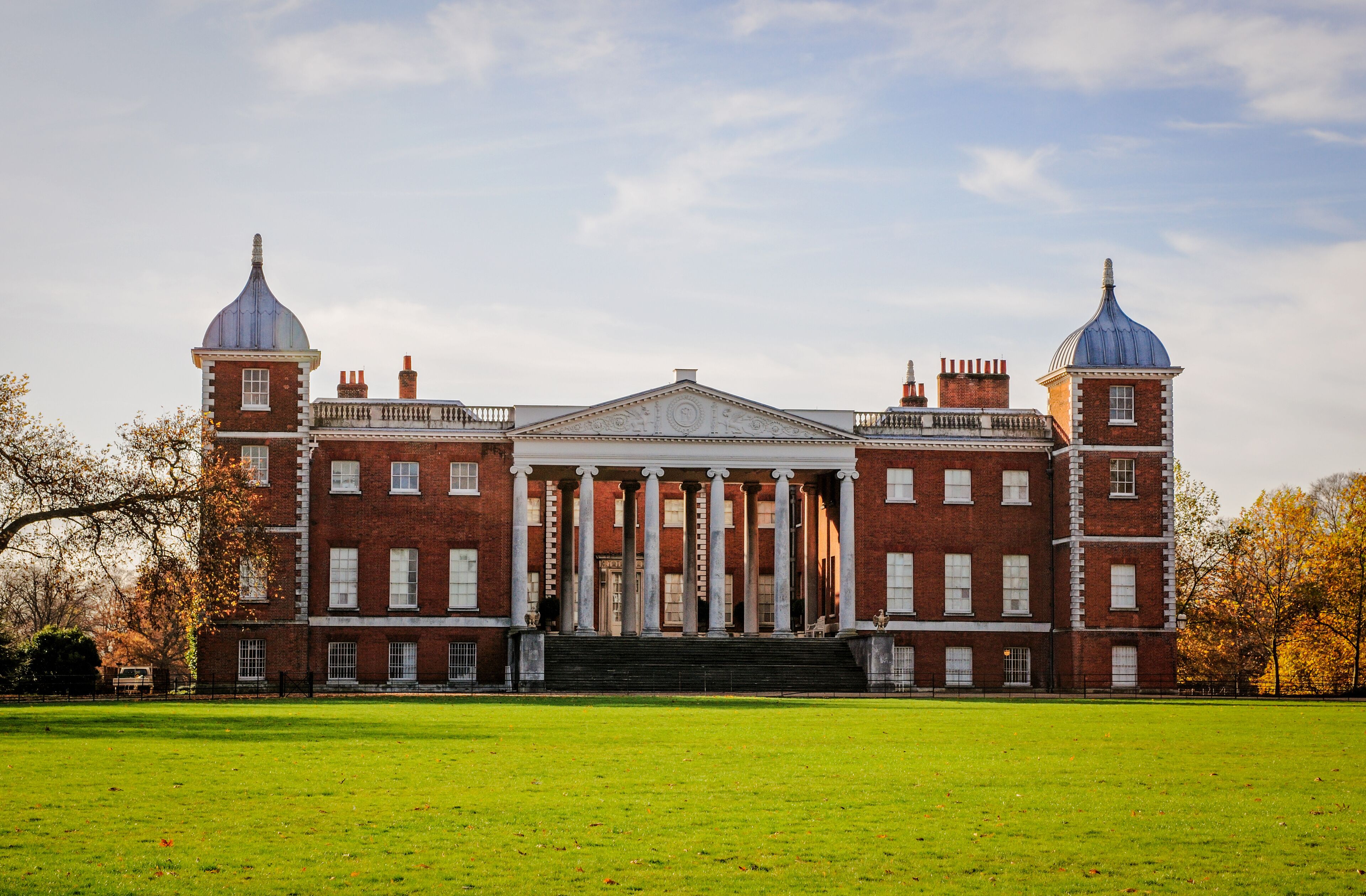 Osterley Park house, The transparent portico on the East Front, London