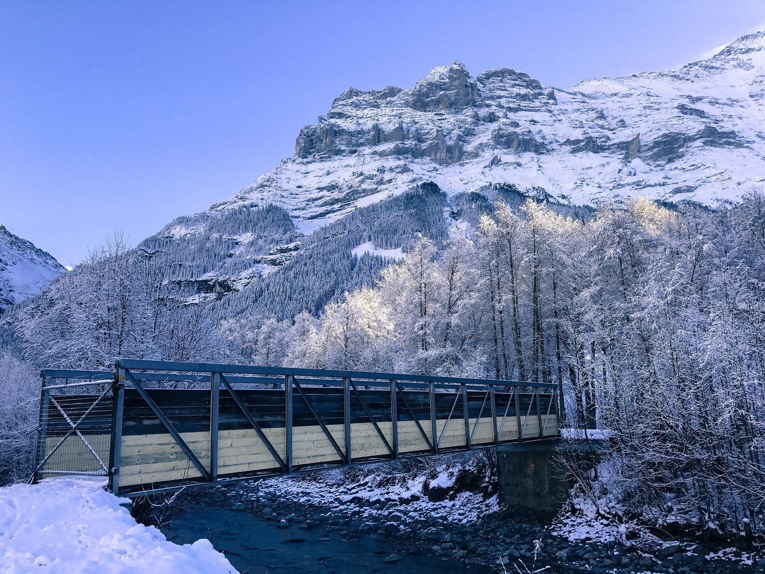 Little bridge just near the train station in Grindelwald. #grindelwald #switzerland