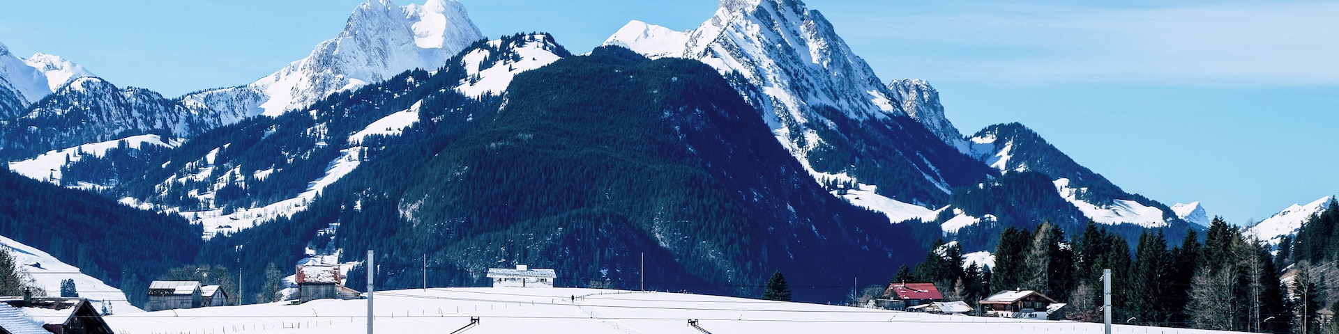 The best way to travel, for us, is by train. The MOB Goldenpass train line let's you do it in style, either in the Belle Époque train or the Panoramic one. We had an amazing ride going from Lausanne to Gstaad to finally see the art house from Doug Aitken, the Mirage Gstaad where you get mesmerized by the reflections, shadows and light show that nature brings! #OnTheRoad