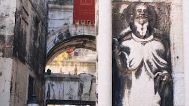 Croatia showing heritage architecture