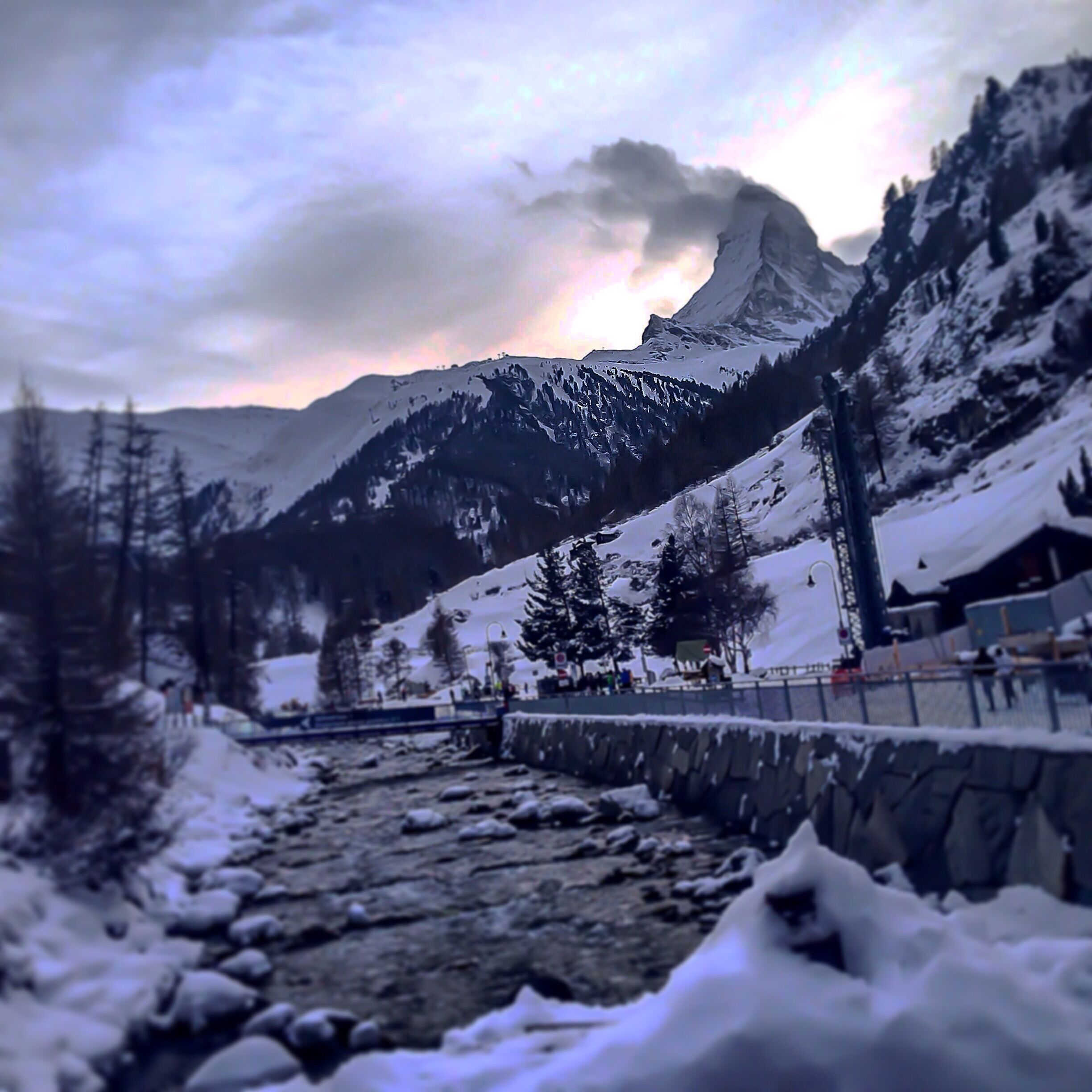 Matterhorn blowing off some steam at sunset #snow #goldenhour 
