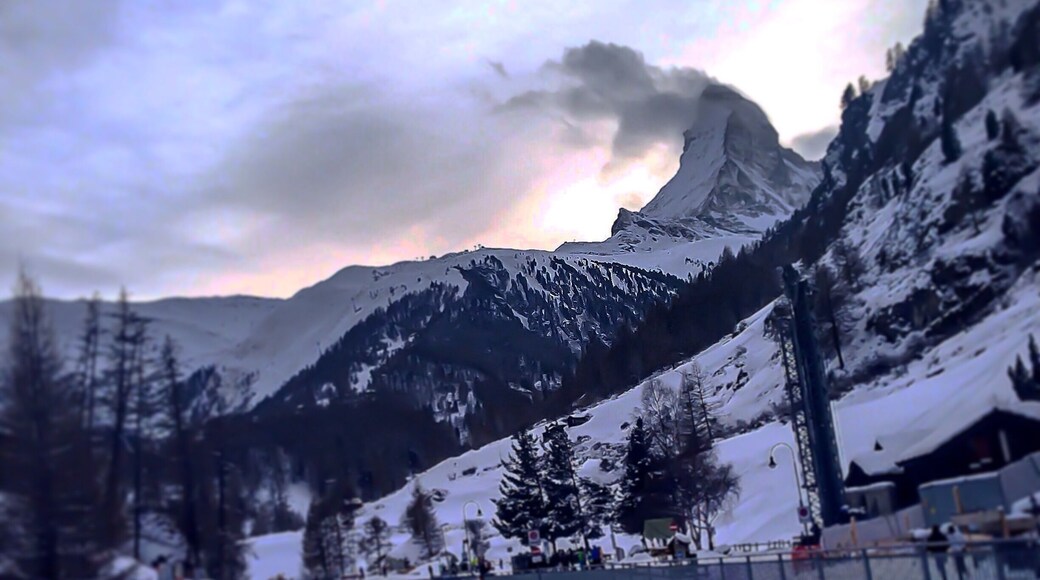 Matterhorn blowing off some steam at sunset #snow #goldenhour