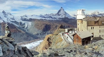 Took this during a trip to Switzerland a few years back. Someone had made some rock piles, and I liked the contrast of them with the matterhorn in the background.
I use this photo as the landing page to my website www.bambielli.com
#lifeatexpedia